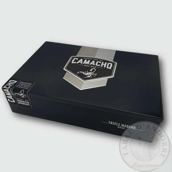 Camacho Triple Maduro – 60 x 6 C/20 — cigare à l'unité ou en boîte