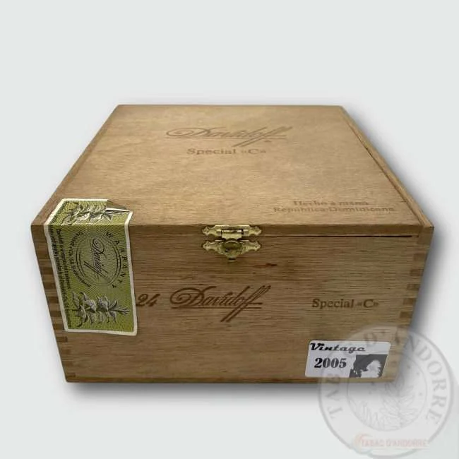 Davidoff – ‘Special C’ C/24 VINTAGE 2005 — cigare à l'unité ou en boîte