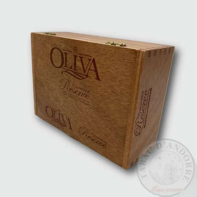 Oliva Connecticut Reserve – Petit Corona C/30 — cigare à l'unité ou en boîte