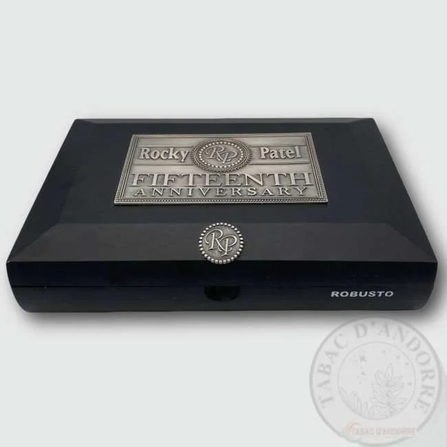 Rocky Patel – Fifteen Anniversary Robusto C/20 — cigare à l'unité ou en boîte